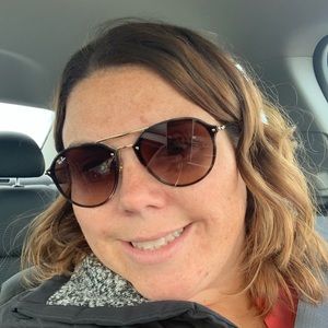 Meet your Posher, Debra
